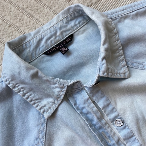 ✨SOLD✨ Ombré Denim Button-Down - Picture 8 of 11